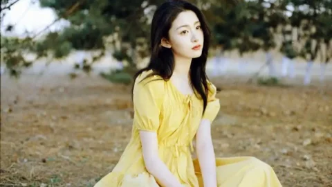 彩虹7隐身无人机首飞